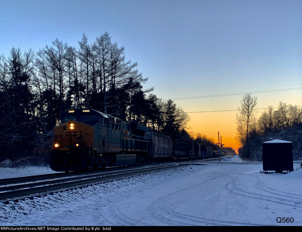 CSX 3400 on Q560